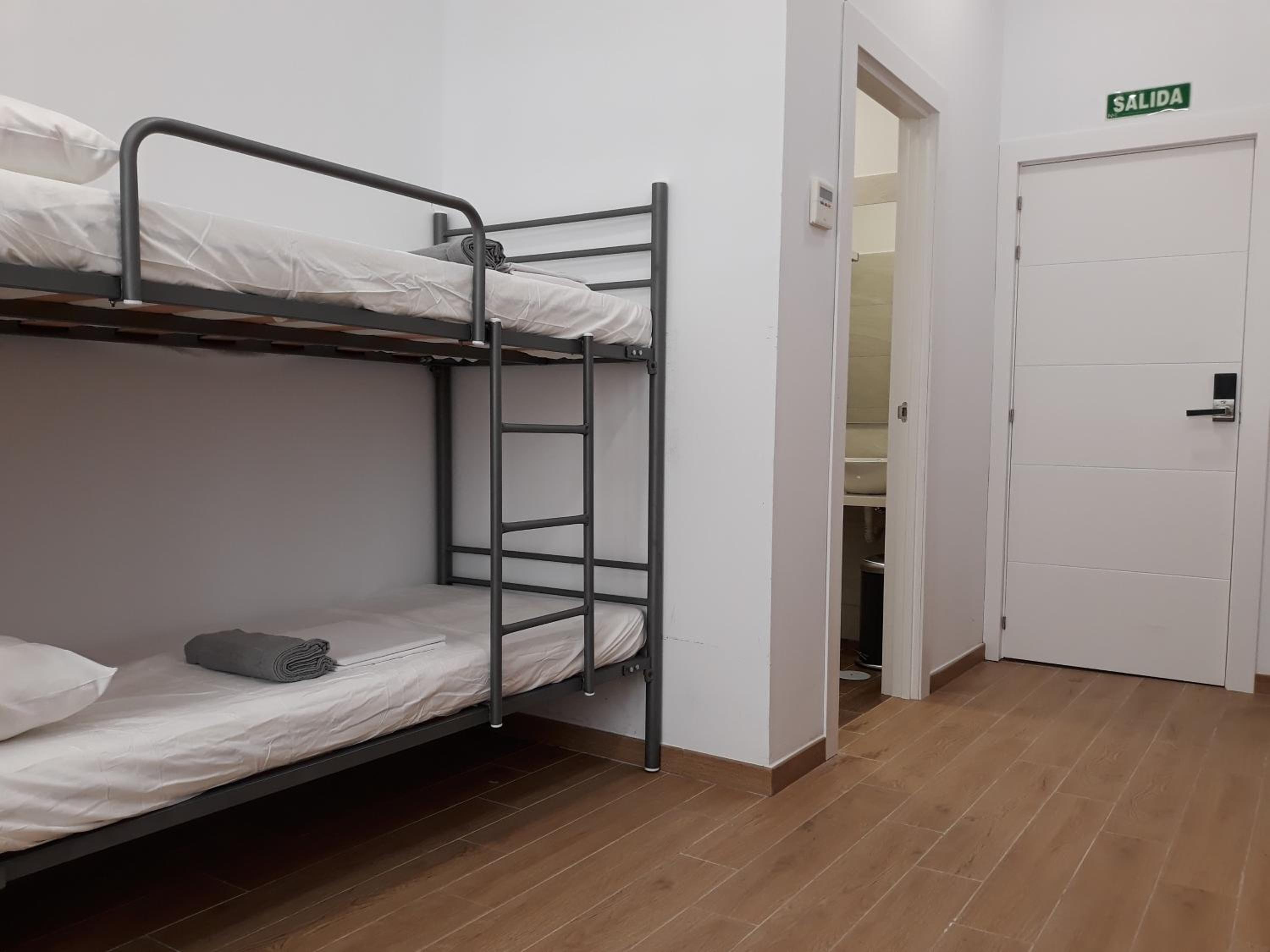 Hub Hostel Seville — Photos 1